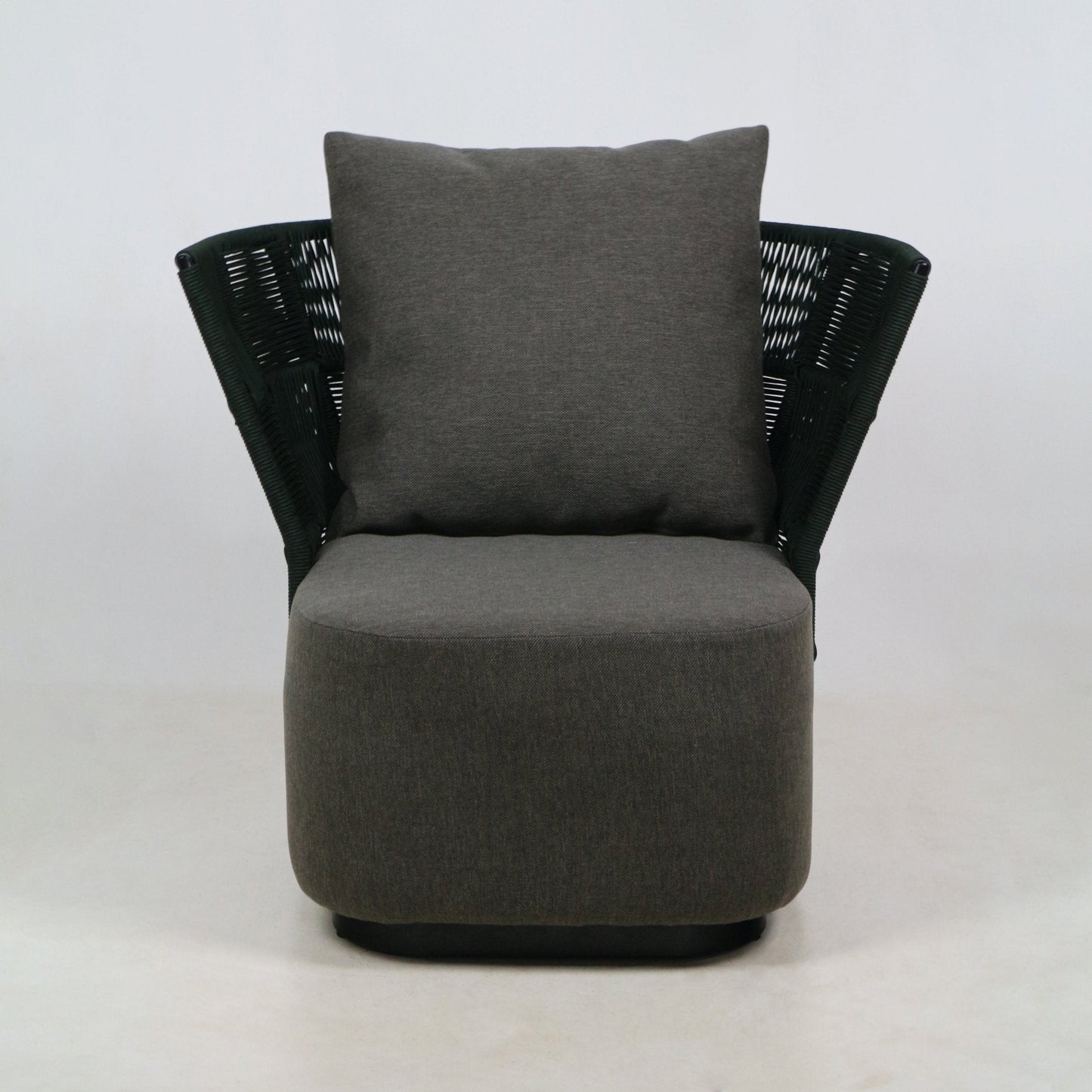 Outdoor Lounge Chair with UV protected outdoor weaving