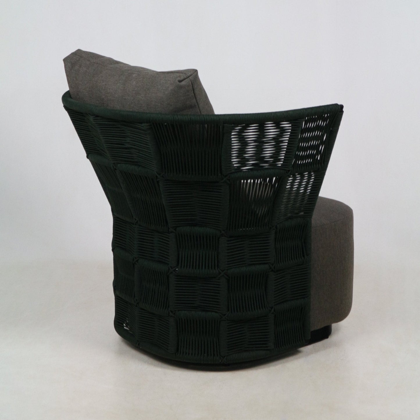 Outdoor Lounge Chair with UV protected outdoor weaving