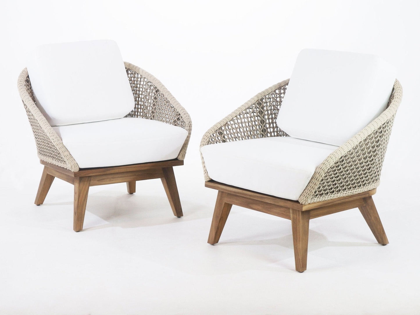 Outdoor Lounge Chair with UV protected outdoor weaving