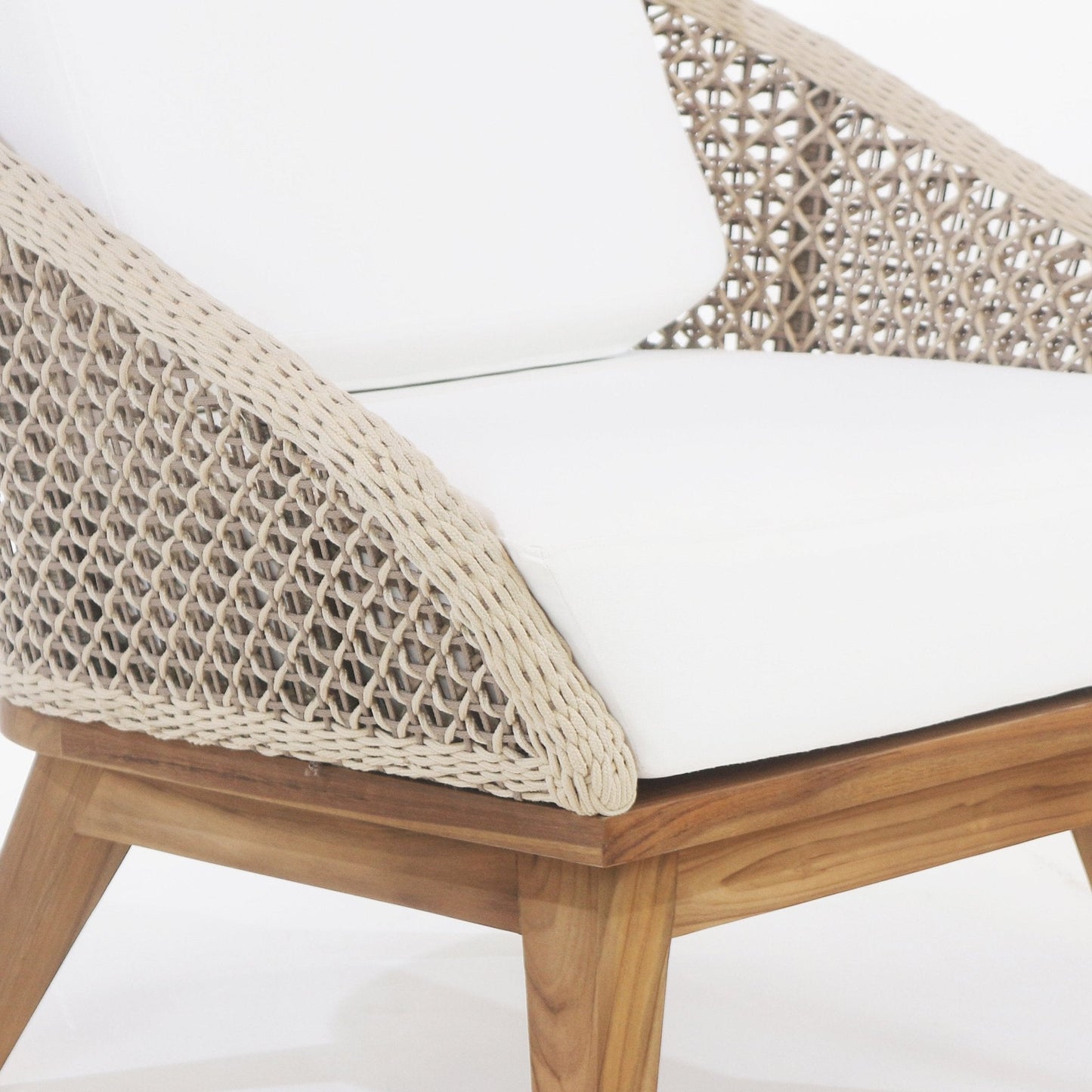 Outdoor Lounge Chair with UV protected outdoor weaving